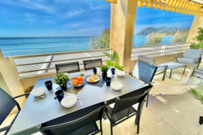 Magnificent 82m with TERRACE and in front of sea